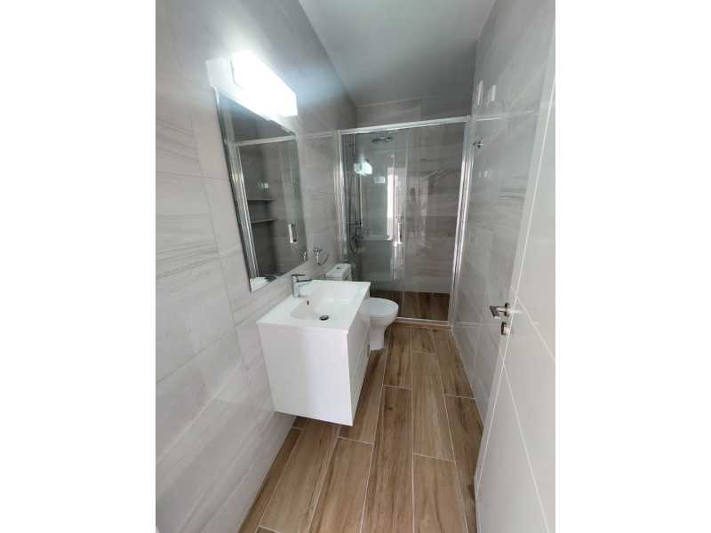 3 bedroom Top floor apartment for long term rent in Paphos center