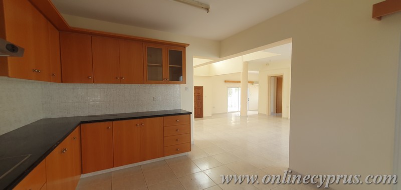 Spacious house for long term rent