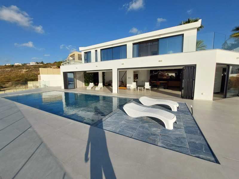 Luxury villa with amazing view for long term rent