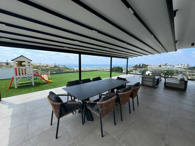 Luxury top floor apartment for long term rent in Chloraka