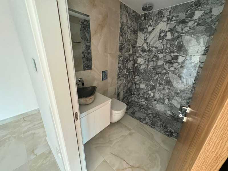 Luxury top floor apartment for long term rent in Chloraka