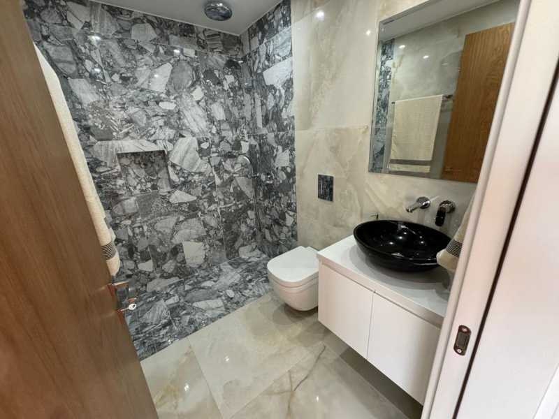 Luxury top floor apartment for long term rent in Chloraka