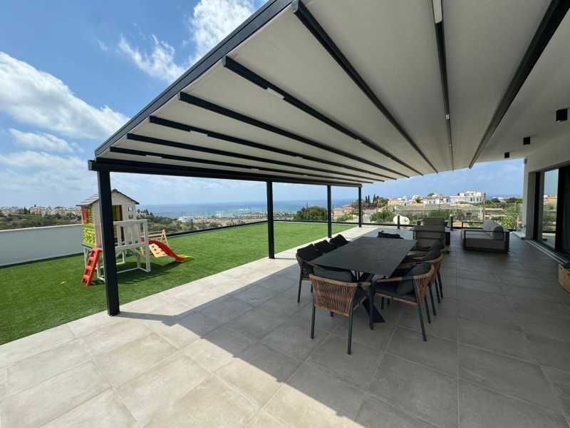 Luxury top floor apartment for long term rent in Chloraka