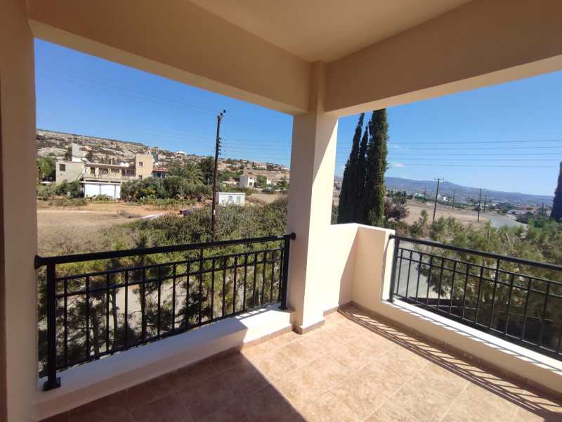 2 bedroom apartment for long term rent