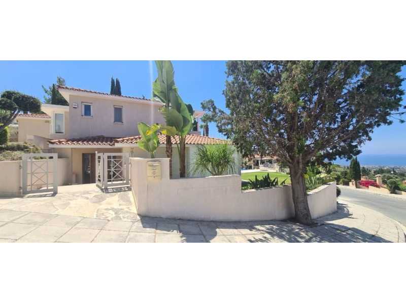 Spacious 4 bedroom villa for long term rent in Tala