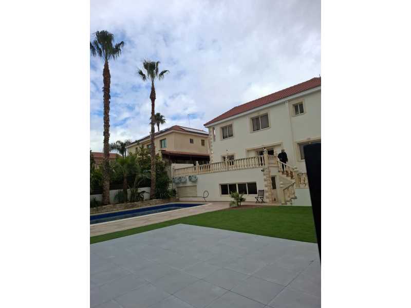 Spacious villa for long term rent