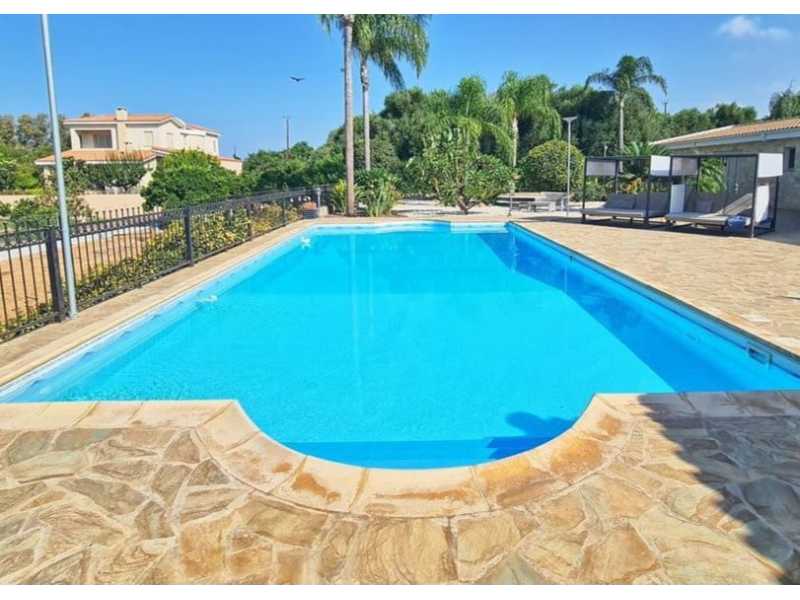 Luxury villa for long term rent