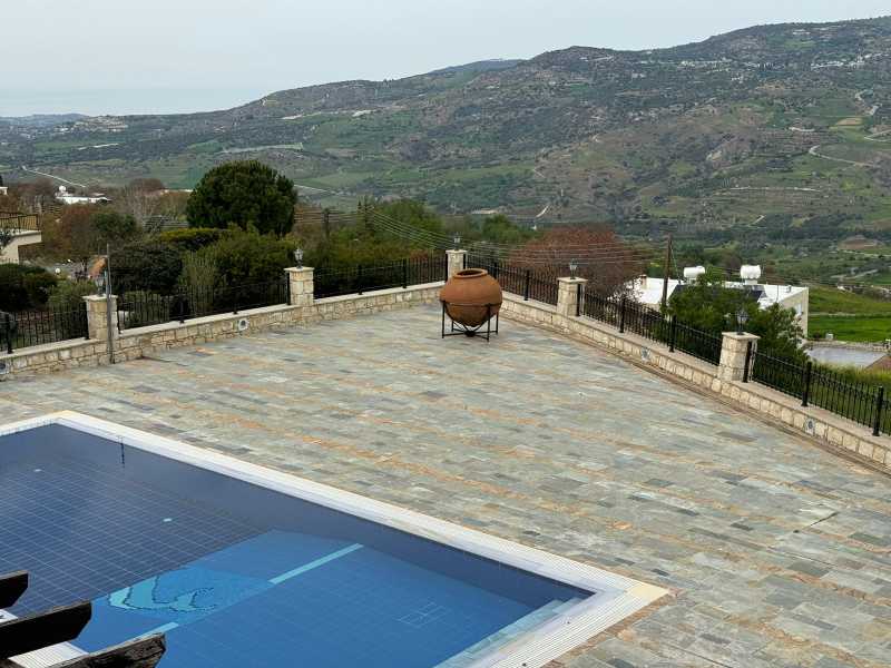 Luxury traditional house in Simou