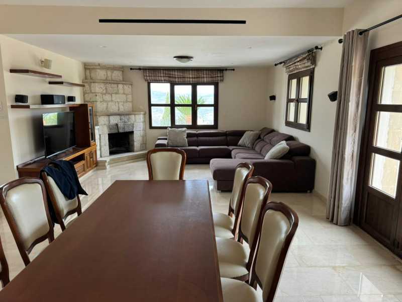Luxury traditional house in Simou