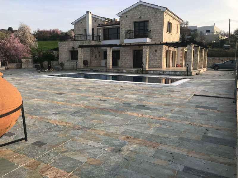Luxury traditional house in Simou