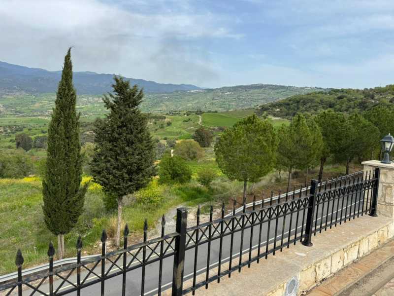 Luxury traditional house in Simou
