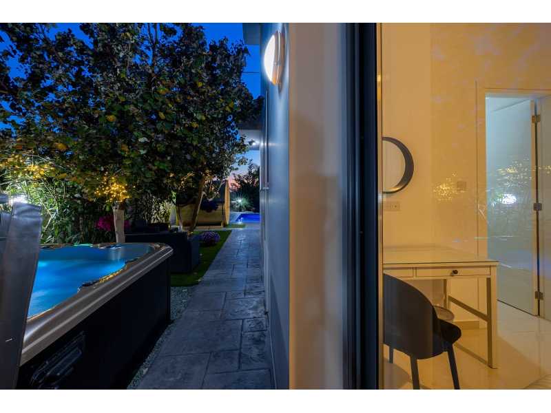 Luxury villa for long term rent