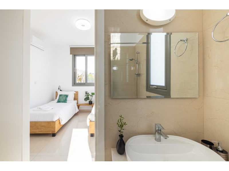 Luxury villa for long term rent