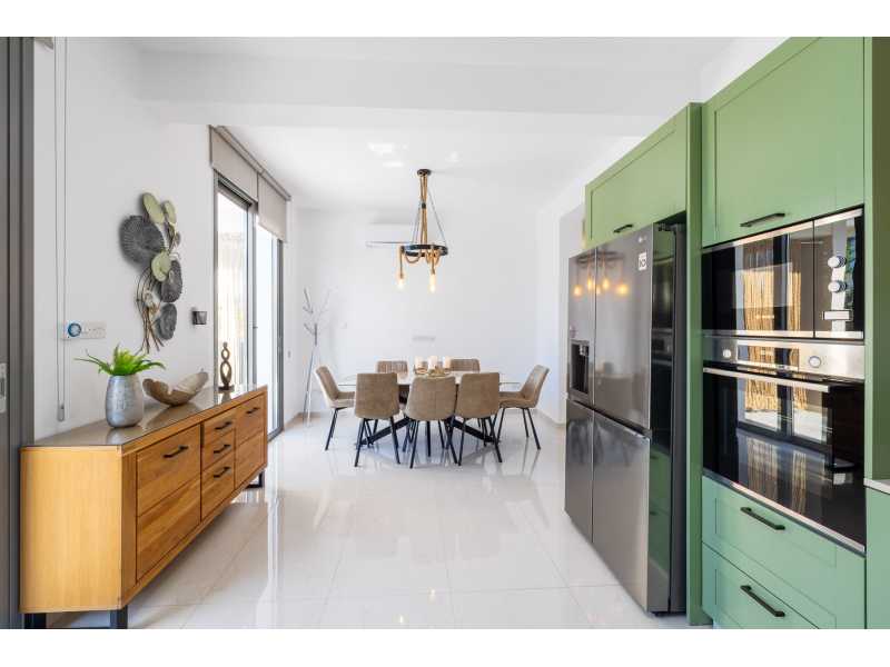 Luxury villa for long term rent