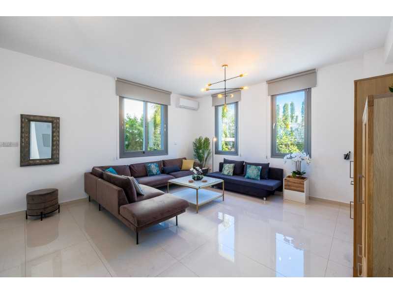 Luxury villa for long term rent
