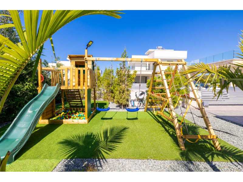 Luxury villa for long term rent