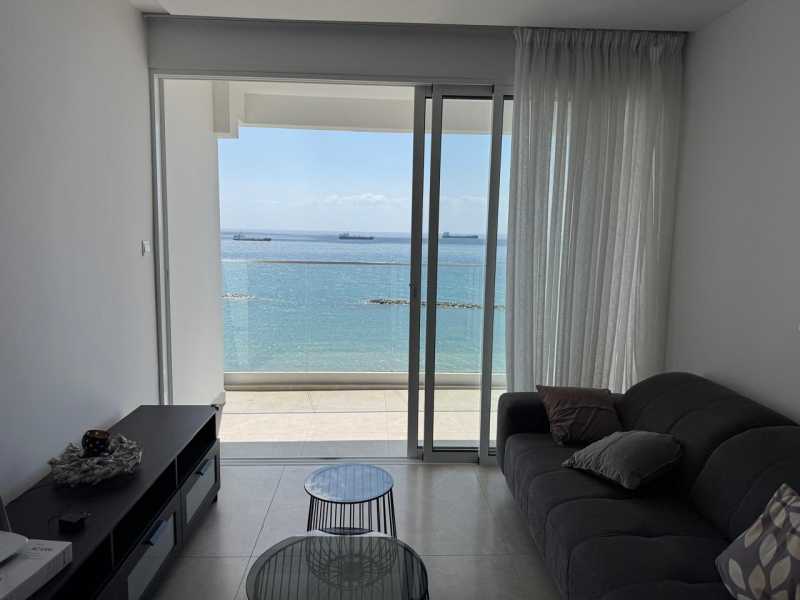 Sea front apartment in Neapolis area