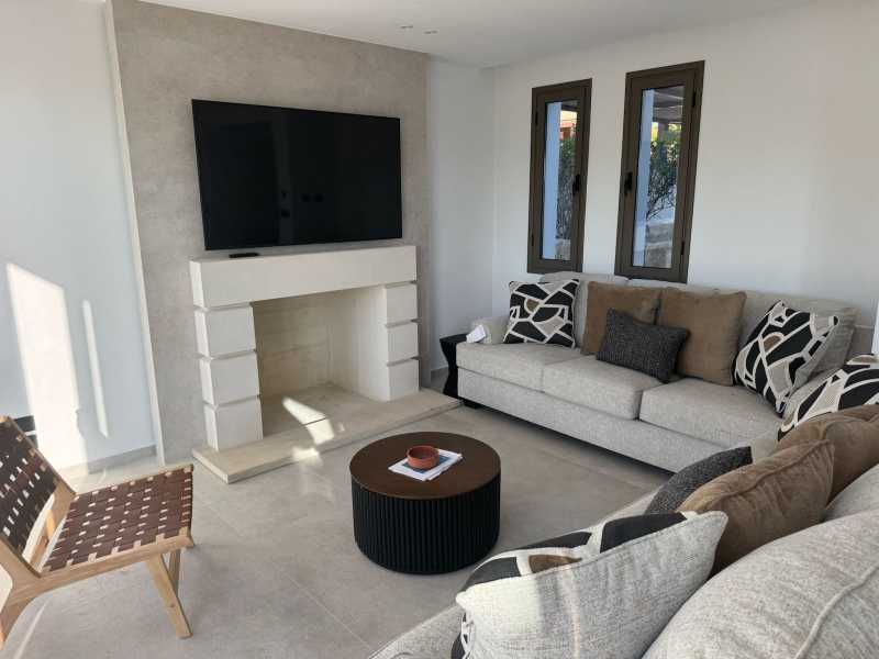 Luxury 5 bedroom villa in Aphrodie Hills