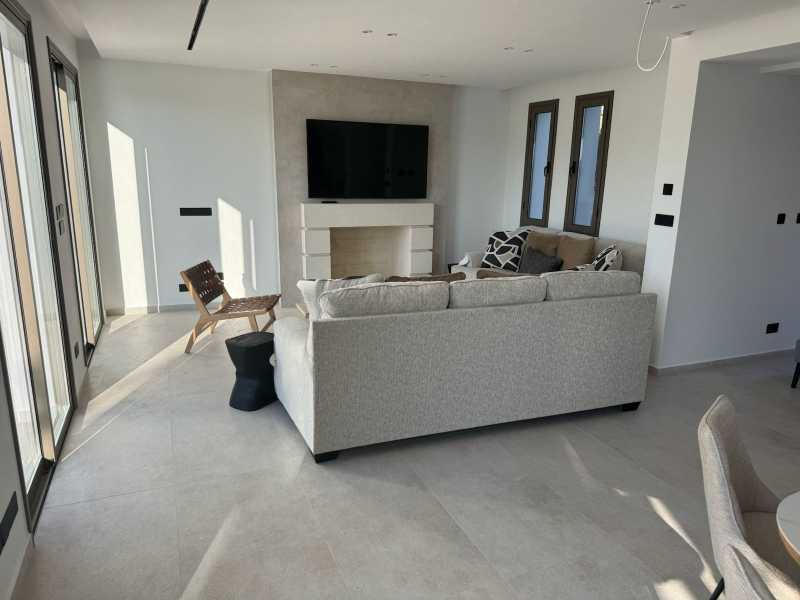 Luxury 5 bedroom villa in Aphrodie Hills