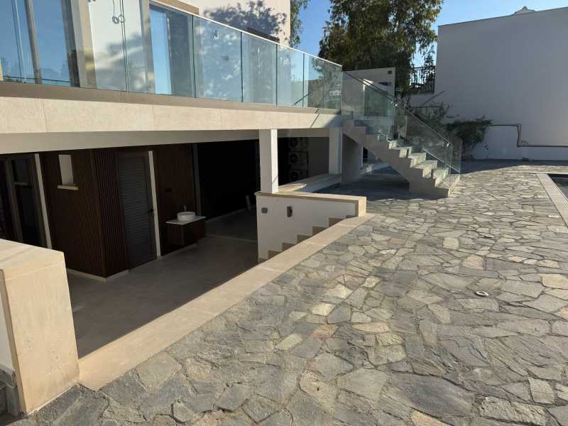 Luxury 5 bedroom villa in Aphrodie Hills