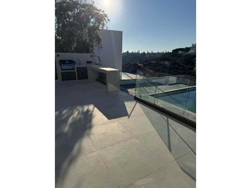 Luxury 5 bedroom villa in Aphrodie Hills