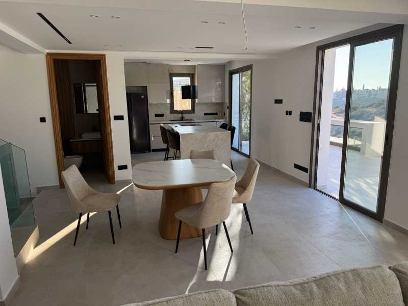 Luxury 5 bedroom villa in Aphrodie Hills