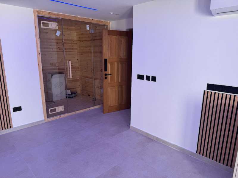 Luxury 5 bedroom villa in Aphrodie Hills