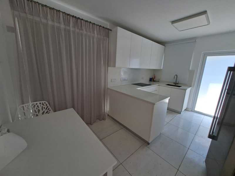 Sea front villa for long term rent