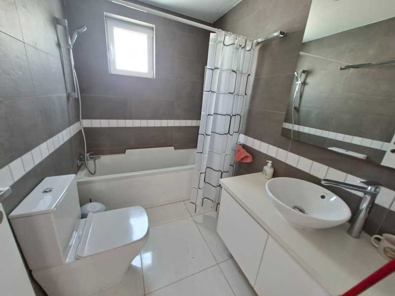 Sea front villa for long term rent