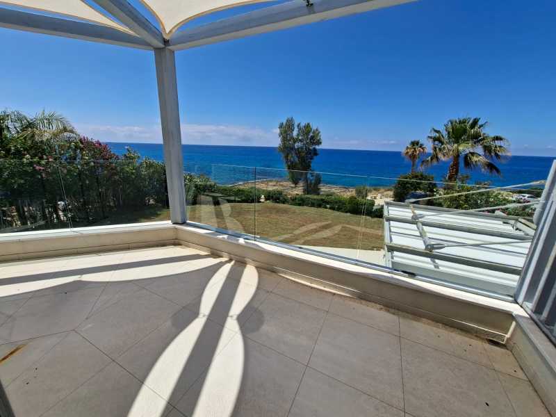 Sea front villa for long term rent