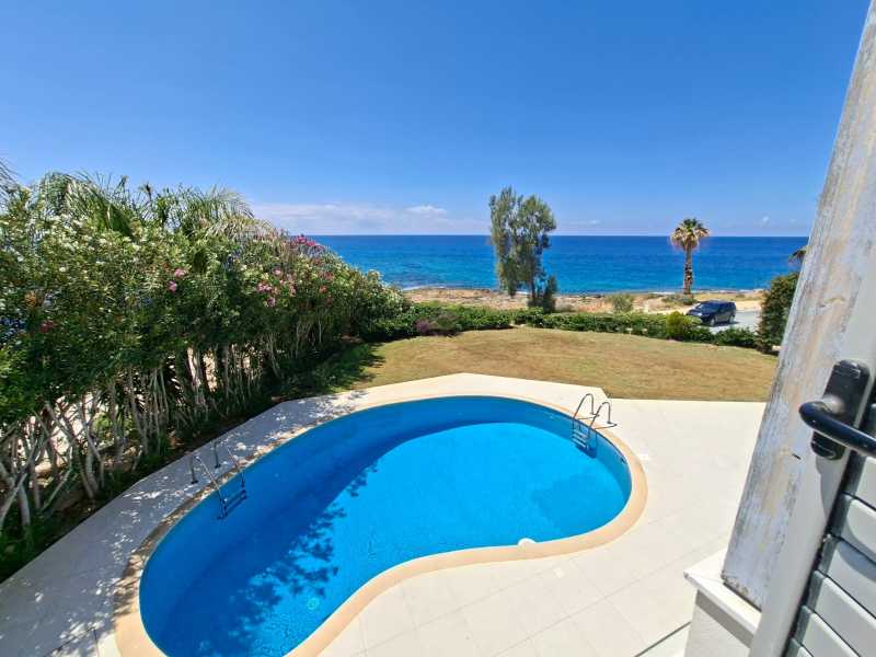 Sea front villa for long term rent
