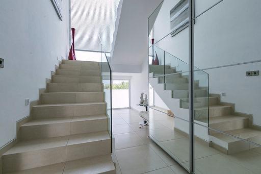 Stunning Modern Villa in Agios Georgios for Long-Term Rent