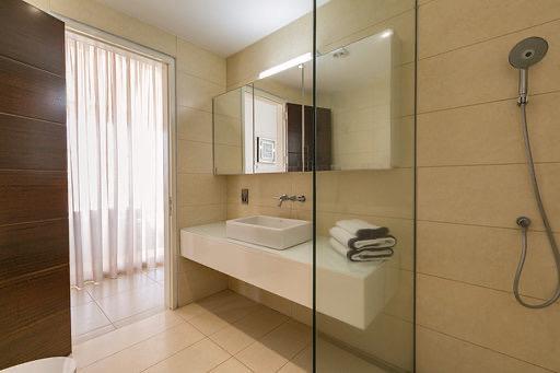 Stunning Modern Villa in Agios Georgios for Long-Term Rent