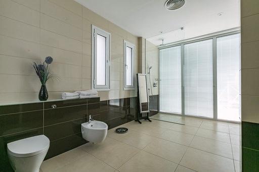 Stunning Modern Villa in Agios Georgios for Long-Term Rent