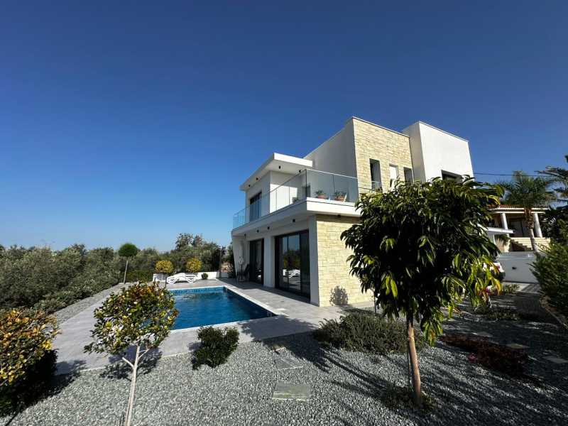 Modern villa in Kissonerga