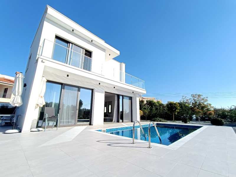 Modern villa in Kissonerga