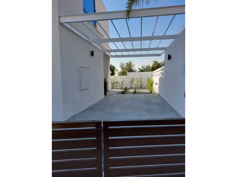 Modern villa in Kissonerga