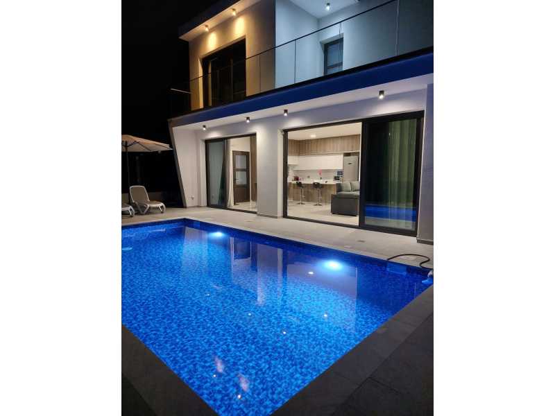 Modern villa in Kissonerga