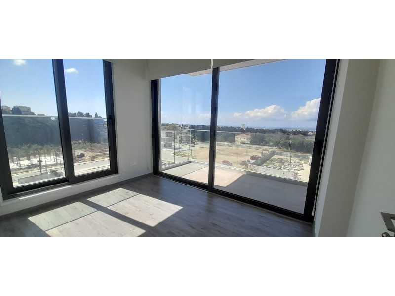 Modern Apartment for long term rent
