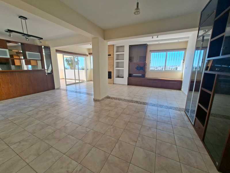 Spacious Topfloor apartment