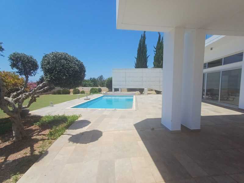 Modern villa for long term rent in Anarita