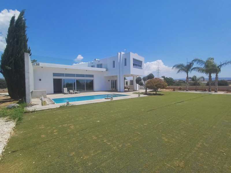Modern villa for long term rent in Anarita