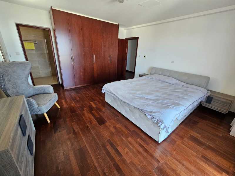 Detached villa for long term rent