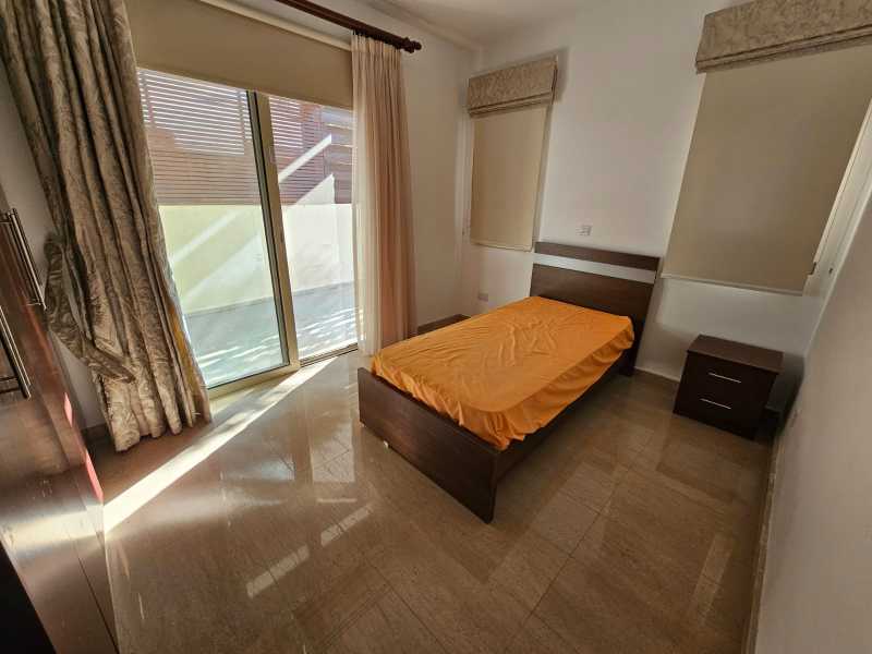 Detached villa for long term rent
