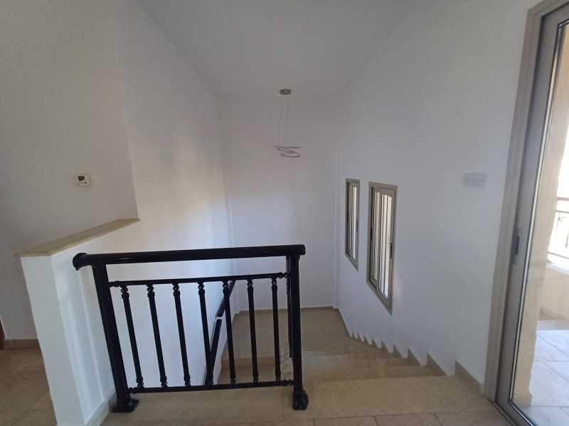 Spacious four bedrooms villa for rent