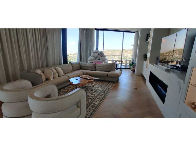 Luxury Modern villa for long term rent