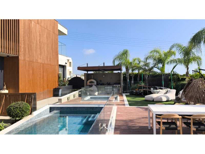 Luxury Modern villa for long term rent