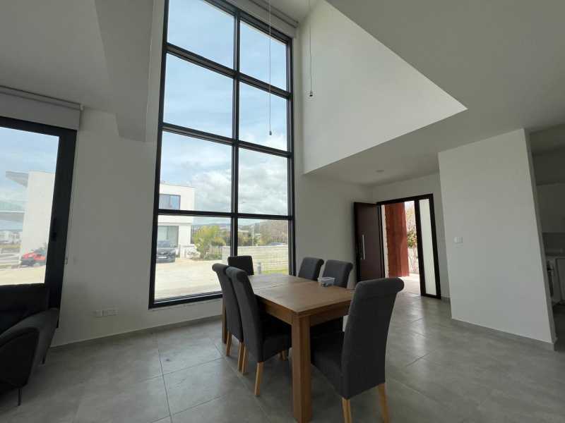 Modern villa for long term rent in Chloraka