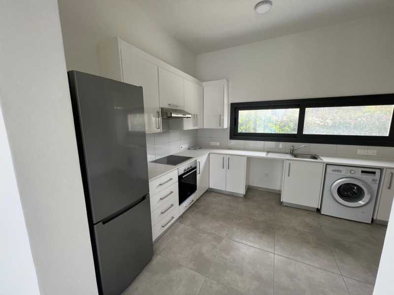 Modern villa for long term rent in Chloraka