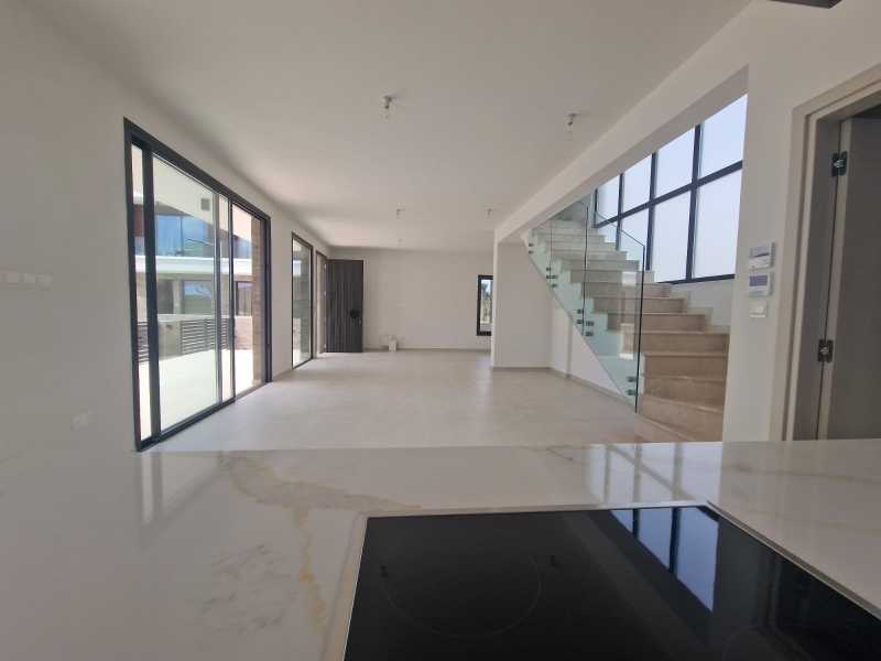Modern villa in Yeroskipou